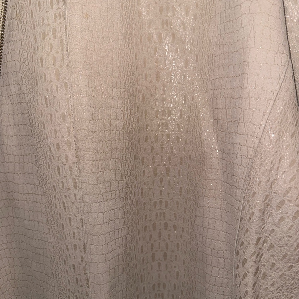 Tan Leather Jacket With Streamlined Silhouette An… - image 3